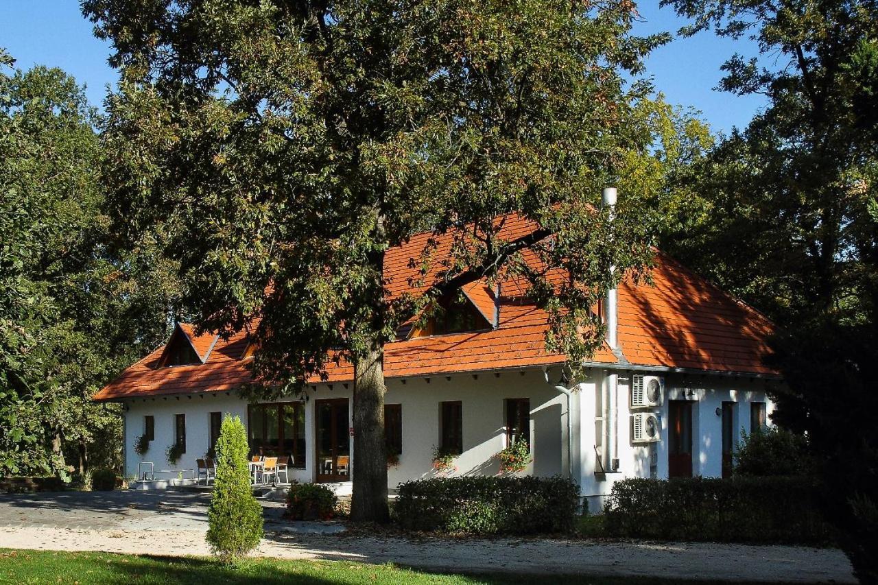 Hódoséri Vadászház Bakonyszentlaszlo Exterior foto