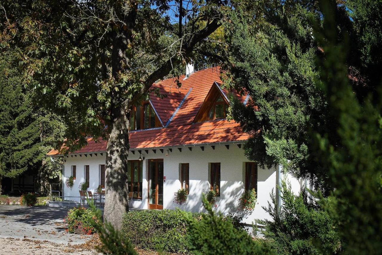 Hódoséri Vadászház Bakonyszentlaszlo Exterior foto