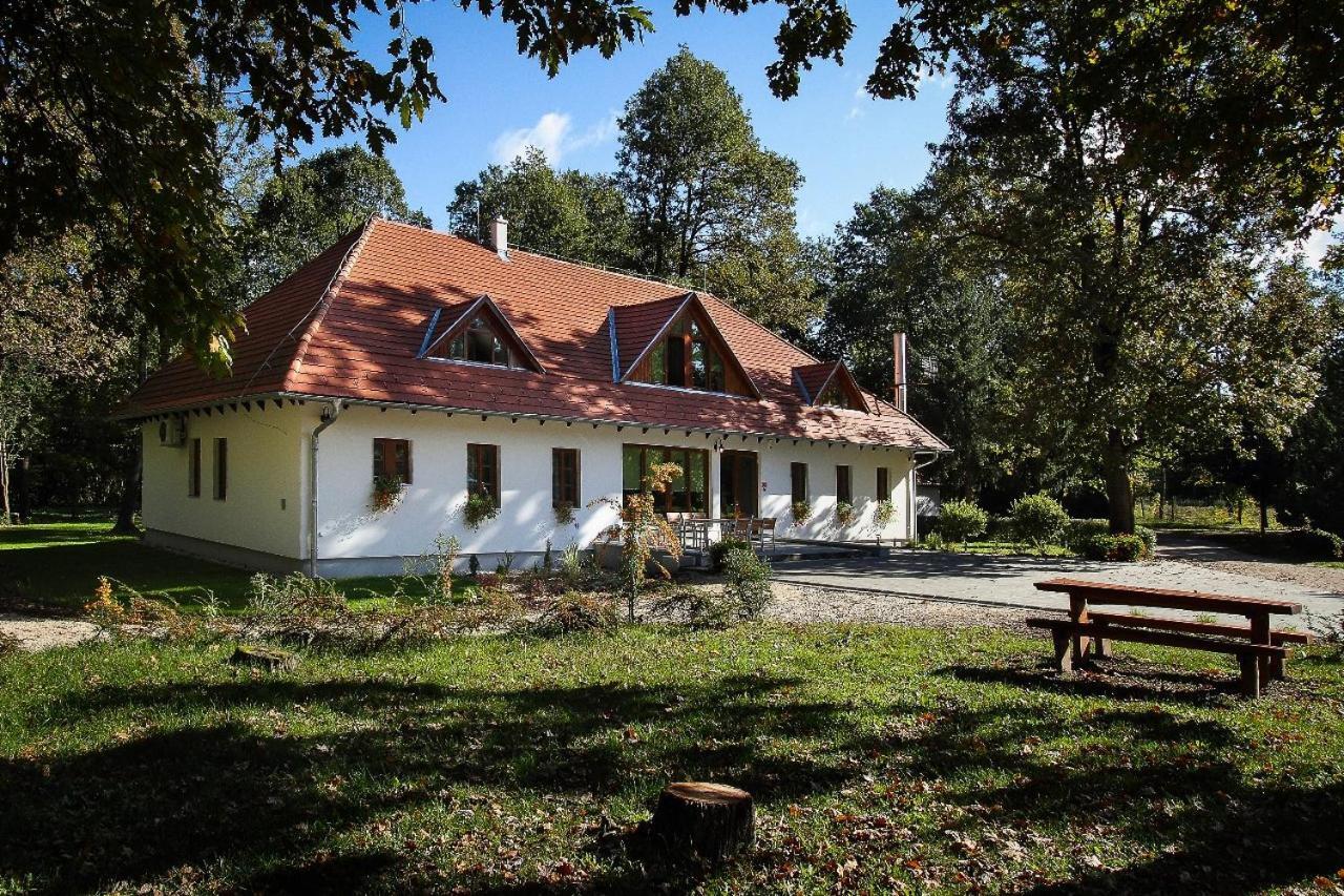 Hódoséri Vadászház Bakonyszentlaszlo Exterior foto